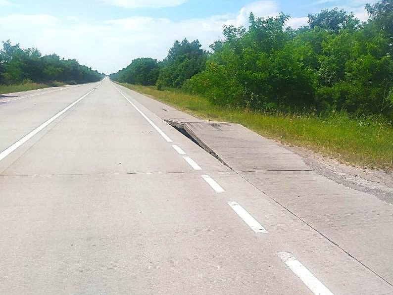 Heat Causes Road Hazards on Kyiv-Covell-Yahodin Route — Drivers are warned as heat melts concrete on roads, creating pot