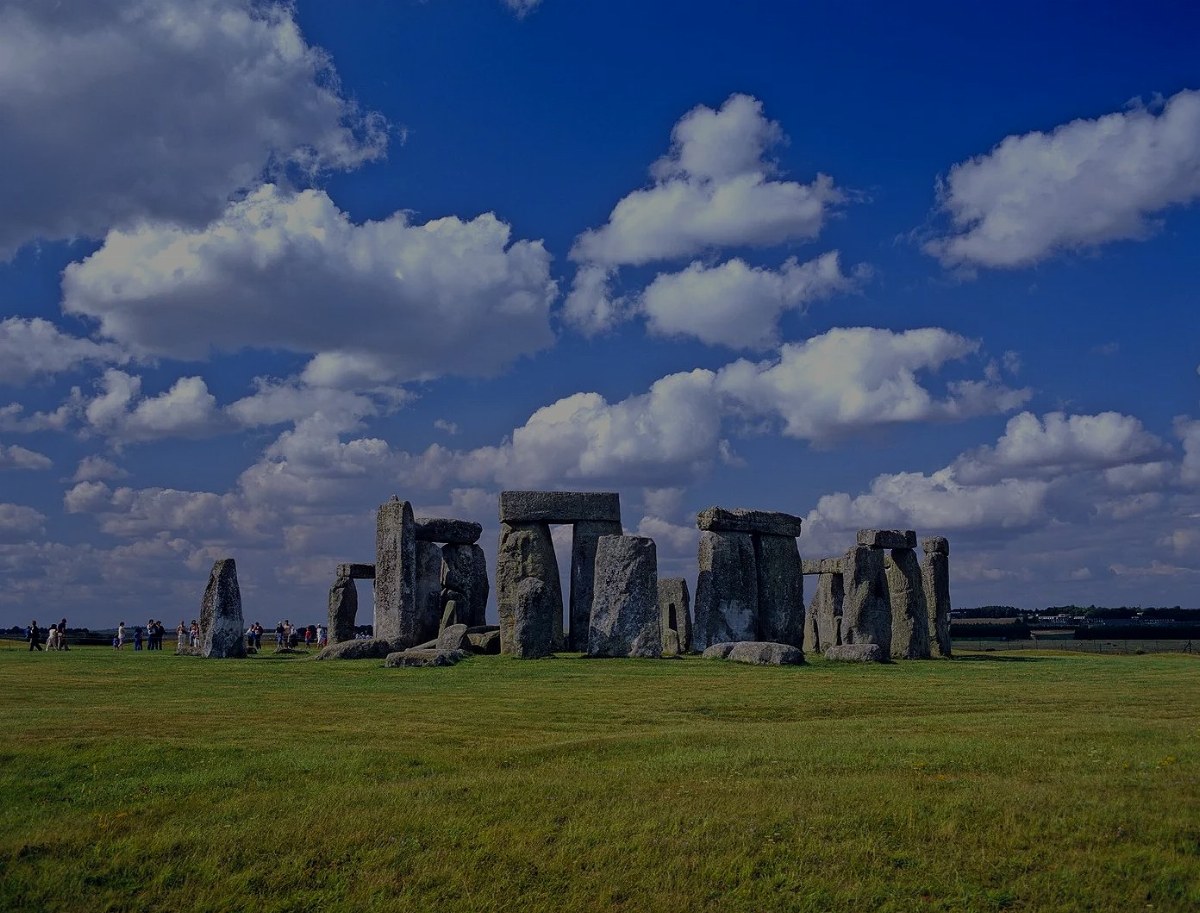 Archaeologists Uncover Ancient Gathering Site Near Stonehenge — Researchers have discovered an ancient assembly site nea