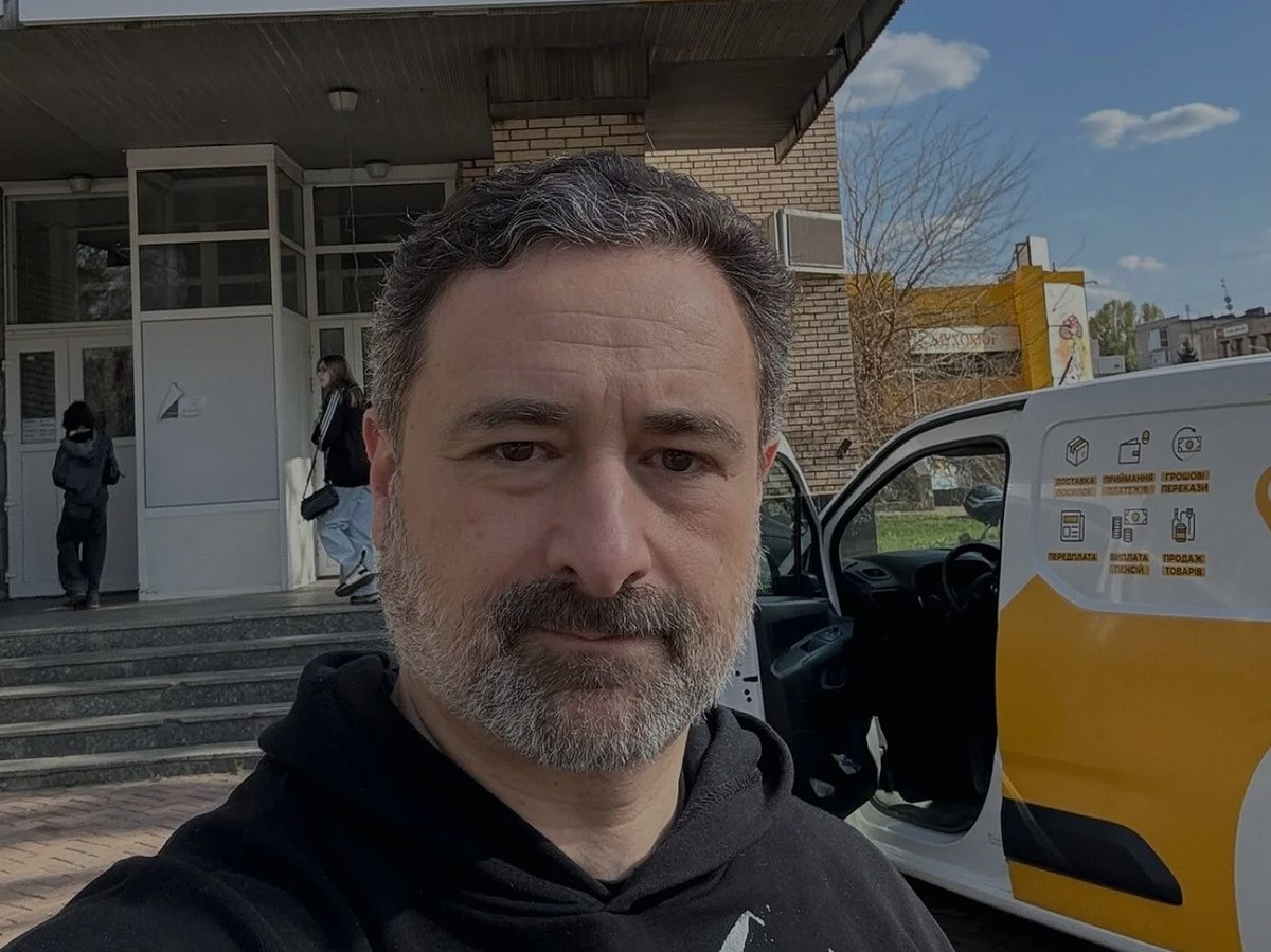 Ukrpost's Smelyansky Explains Why Zelensky Used Nova Poshta to Send Order — Ukrpost's head reveals logistics issues led