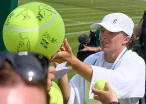 Iga Swiatek to Face Taylor Townsend at Wimbledon, Shares Anecdote About Venus Williams — Iga Swiatek opens Wimbledon 202
