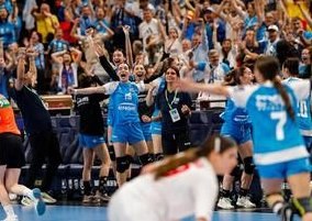 CSM București's U17 Coach Overcomes Serious Diagnosis on Path to Coaching Success — Alex Moise, 25, led CSM București's