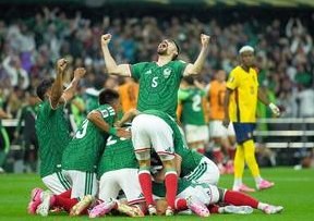 Mexico Triumphs Over Ecuador in World Cup Round of 16 — Mexico defeats Ecuador 2-0 in World Cup knockout stage match del