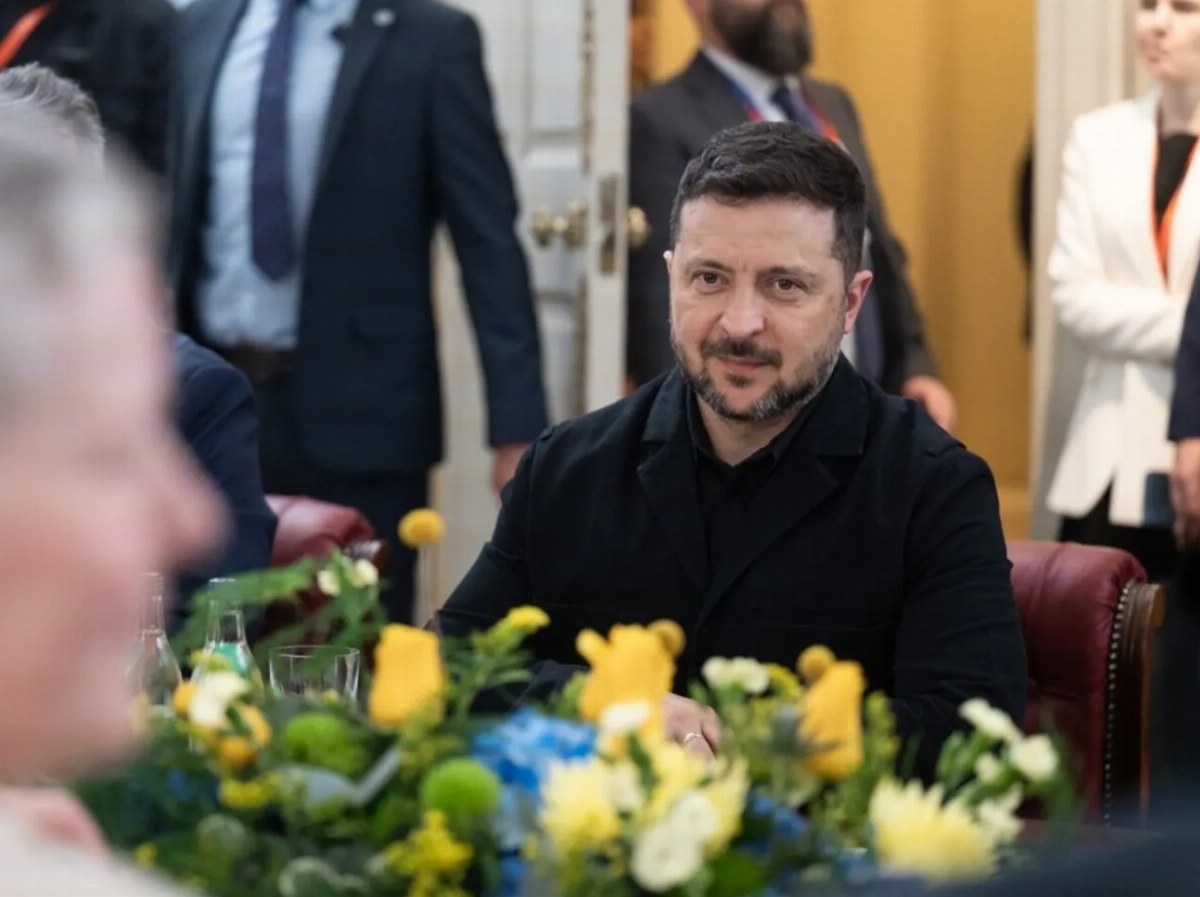 Zelensky Awards More Than 100 Ukrainians for Contributions to Statehood — Over 100 Ukrainians received honors for their