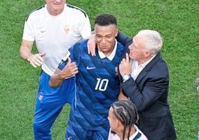 Deschamps Concerned for Mbappe's Safety After Paraguay Match — France advanced to the World Cup quarter-finals with a 1-