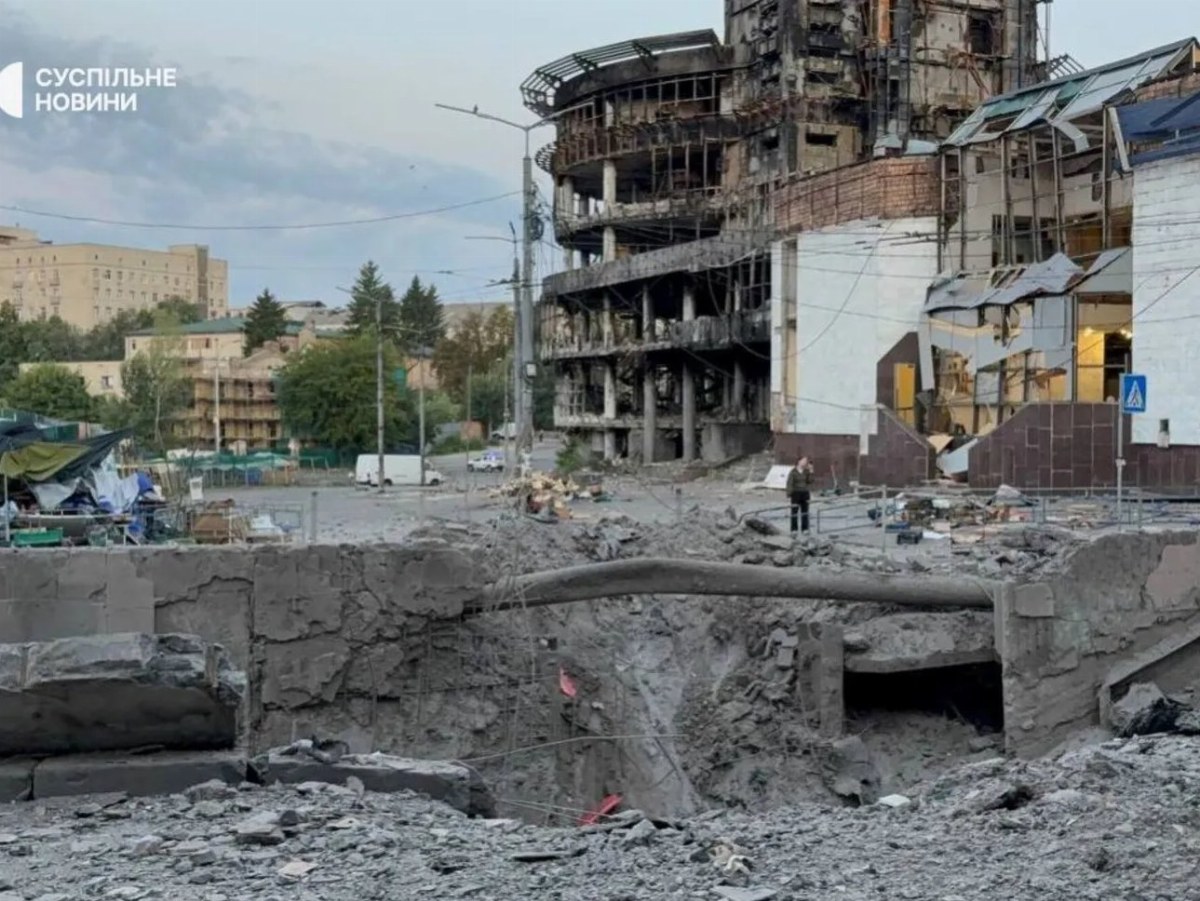 Russian Ballistic Missile Attack Hits Five Districts in Kyiv — A missile strike in Kyiv resulted in one fatality and 13
