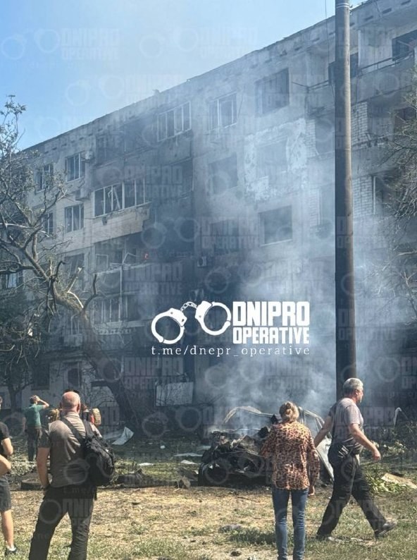 Russian Airstrike Hits Apartment Building in Pavlohrad, Fire Erupts — A Russian airstrike targeted a five-story apartmen