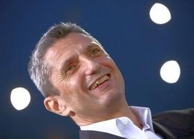 Răzvan Lucescu Signs with Al-Sadd in Qatar — Răzvan Lucescu has reached an agreement with Al-Sadd, signing a two-year co