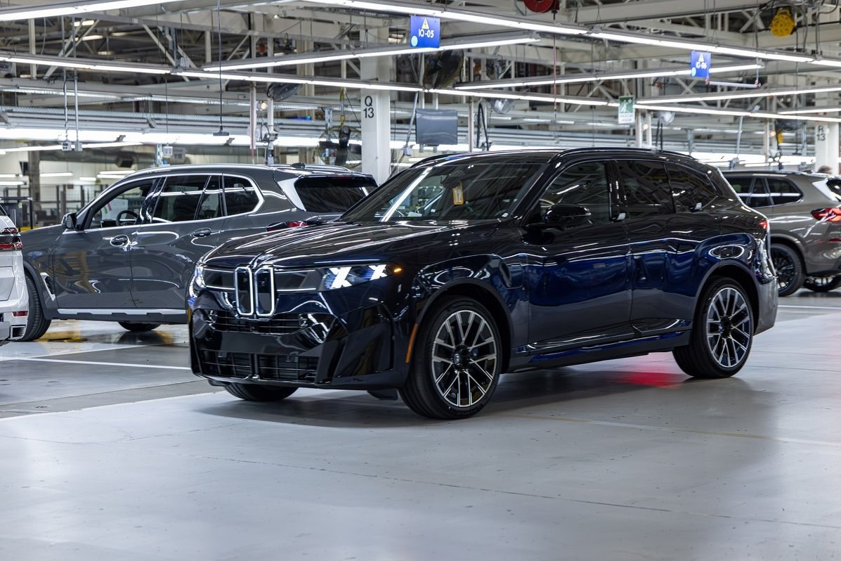 BMW Unveils Fifth Generation X5 SUV with New Powertrain Options — The new BMW X5 debuts with five innovative powertrain