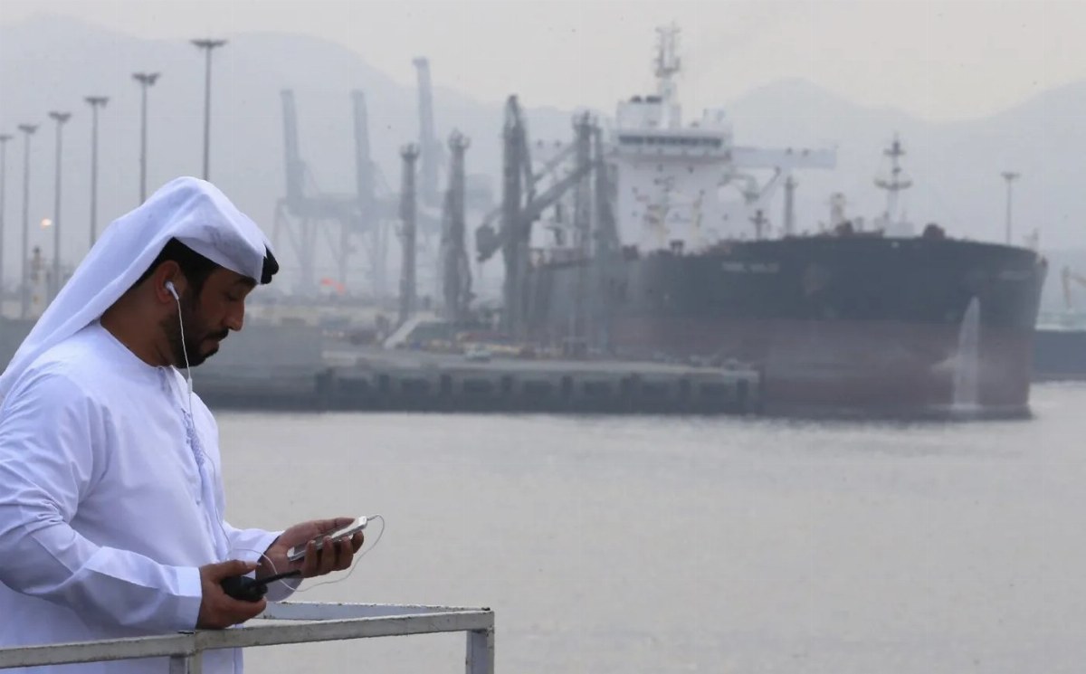 New Port in Dubai and Railway Corridors in Saudi Arabia: Gulf Monarchies' Plans to Bypass Hormuz Strait Blockade — Gulf