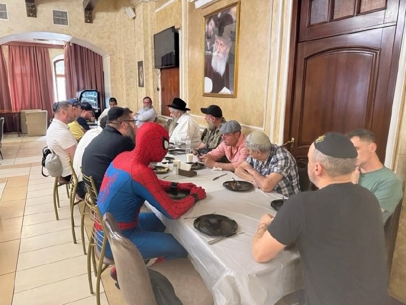 Central Jewish Community in Kyiv Hosts Meal with Spider-Man — The Central Jewish Community in Kyiv celebrated a meal at