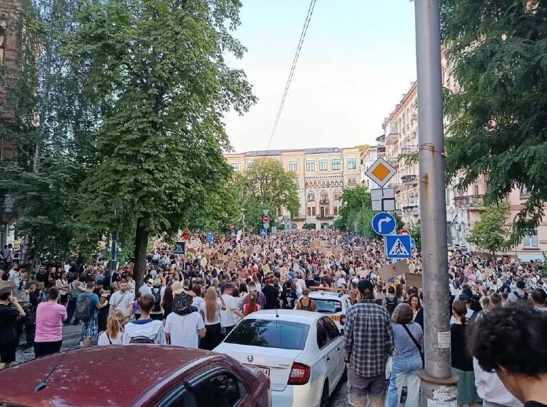 Massive Protests Against Government Reshuffle Enter Second Day — Protests against government personnel changes continue