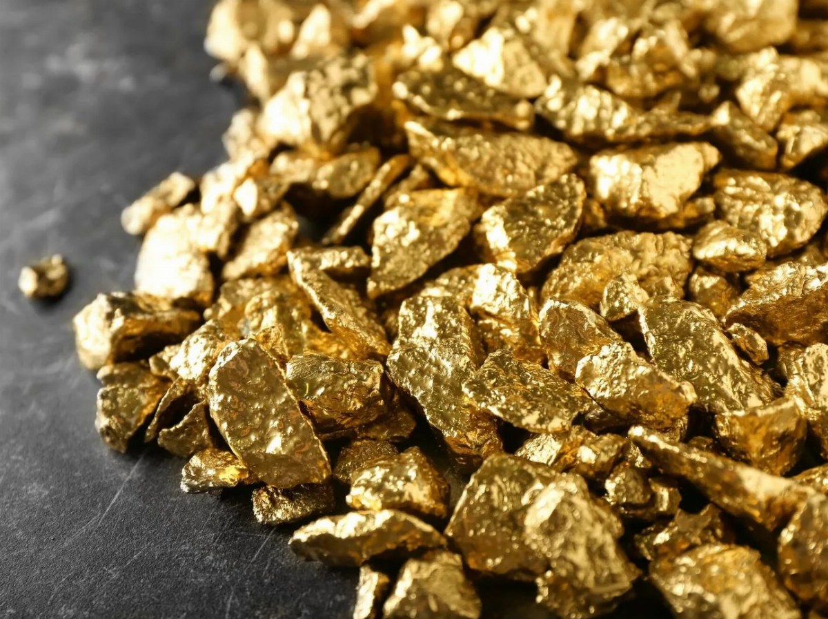 Japan Discovers World's Largest Gold Deposits, Mining in Doubt — Researchers suggest gold reserves near Higashi-Aogashim
