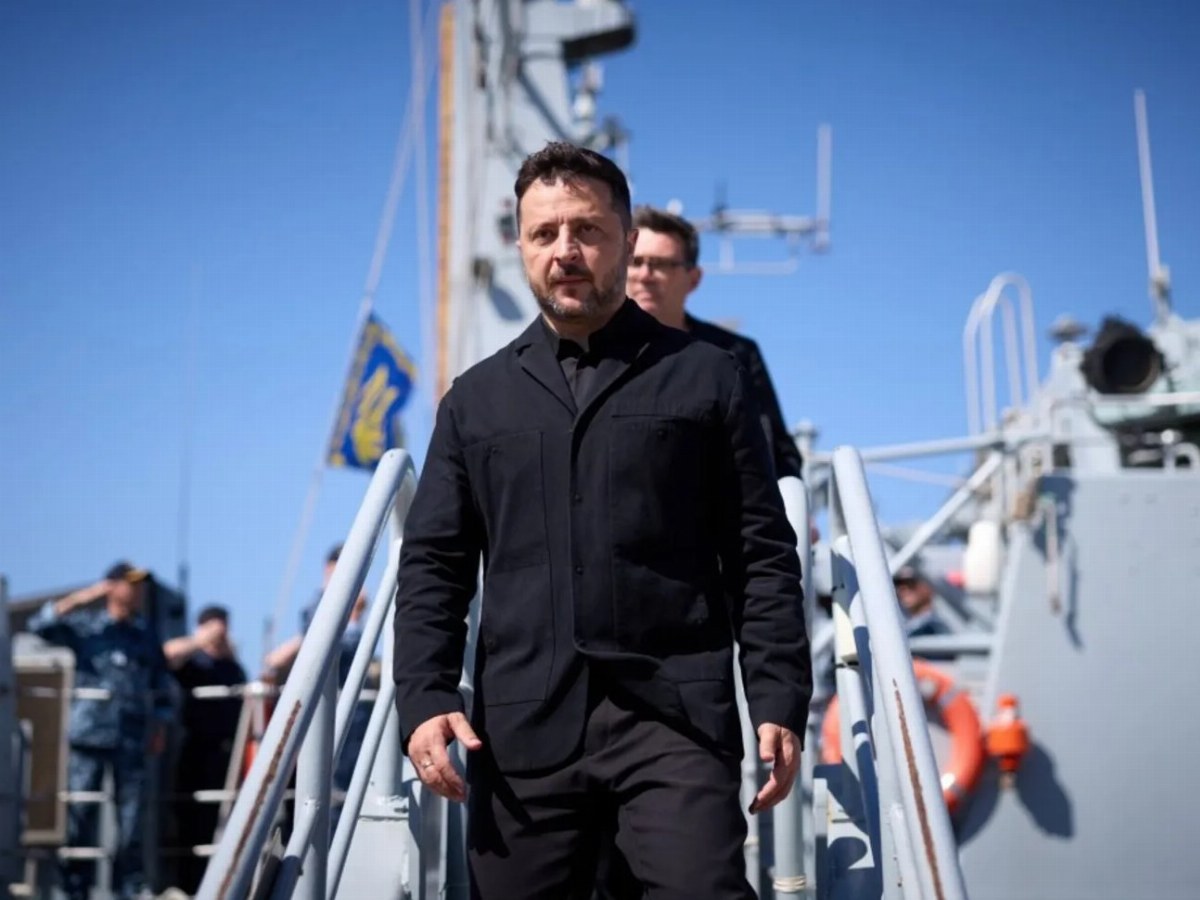 Zelensky: Russia Benefits from Ongoing Middle East Conflict — Ukrainian President Zelensky asserts that Russia is please