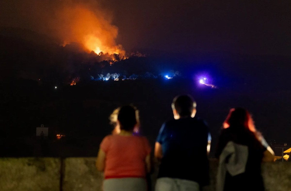 Travel Warning for Romanians Visiting Spain Amid Severe Wildfire Risks — Romanians traveling to Spain are warned of incr