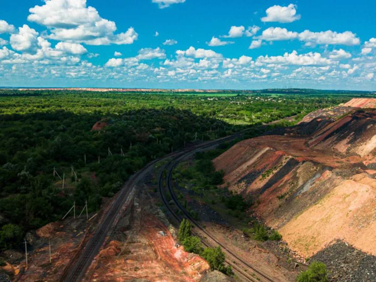 Ukrzaliznytsia's Tariff Hike Threatens 20 Mineral Extraction Projects — The increase in freight tariffs by Ukrzaliznytsi