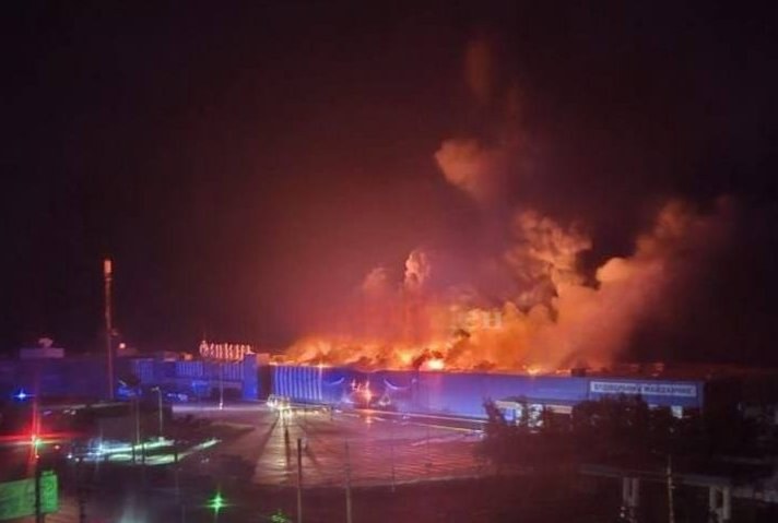 Drone Attacks on Sumy Cause Massive Fire at Epicenter — Sumy faced drone attacks, resulting in a large fire at Epicenter