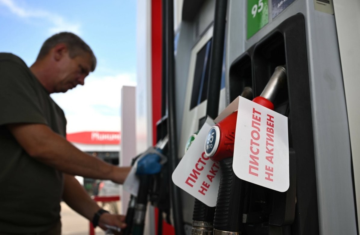 Russian Farmers Face Fuel Crisis Amid Ongoing War in Ukraine — Farmers in Russia are struggling with fuel shortages caus