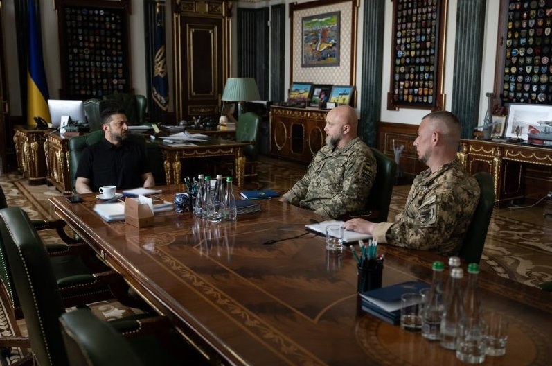 Zelensky Engages with Senior Ukrainian Military Leaders — Ukrainian President Zelensky spoke with top military officials