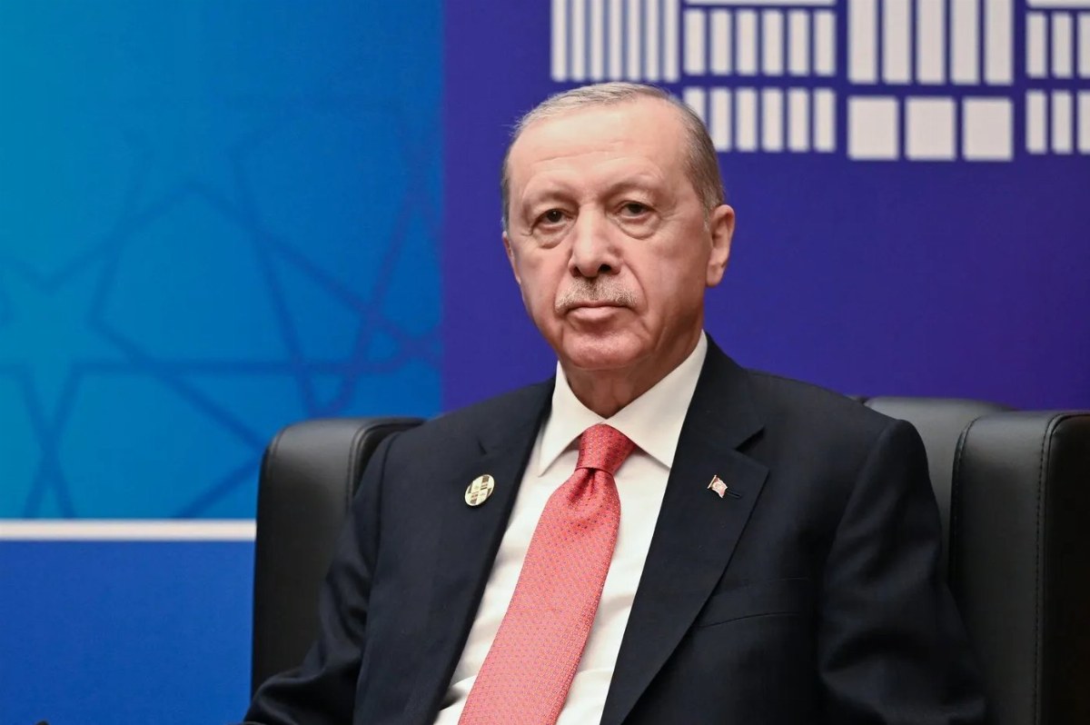 Erdogan Advocates for NATO Defense Cooperation at Summit — Turkish President Recep Tayyip Erdogan calls for lifting defe