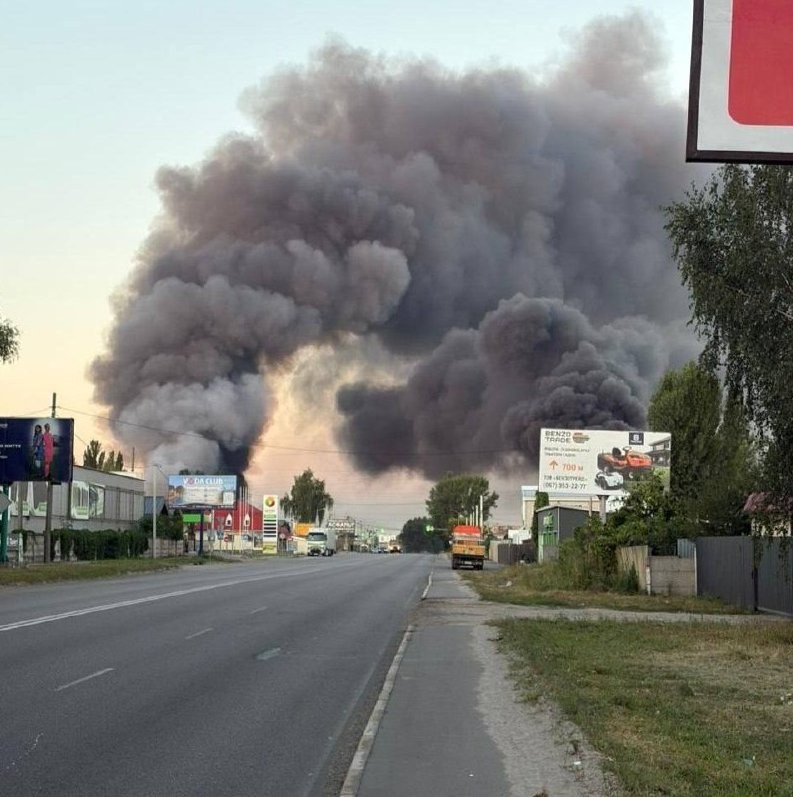 Russian Strikes Hit Nova Poshta Warehouses in Kyiv Region — Russian attacks have damaged Nova Poshta warehouses and prod