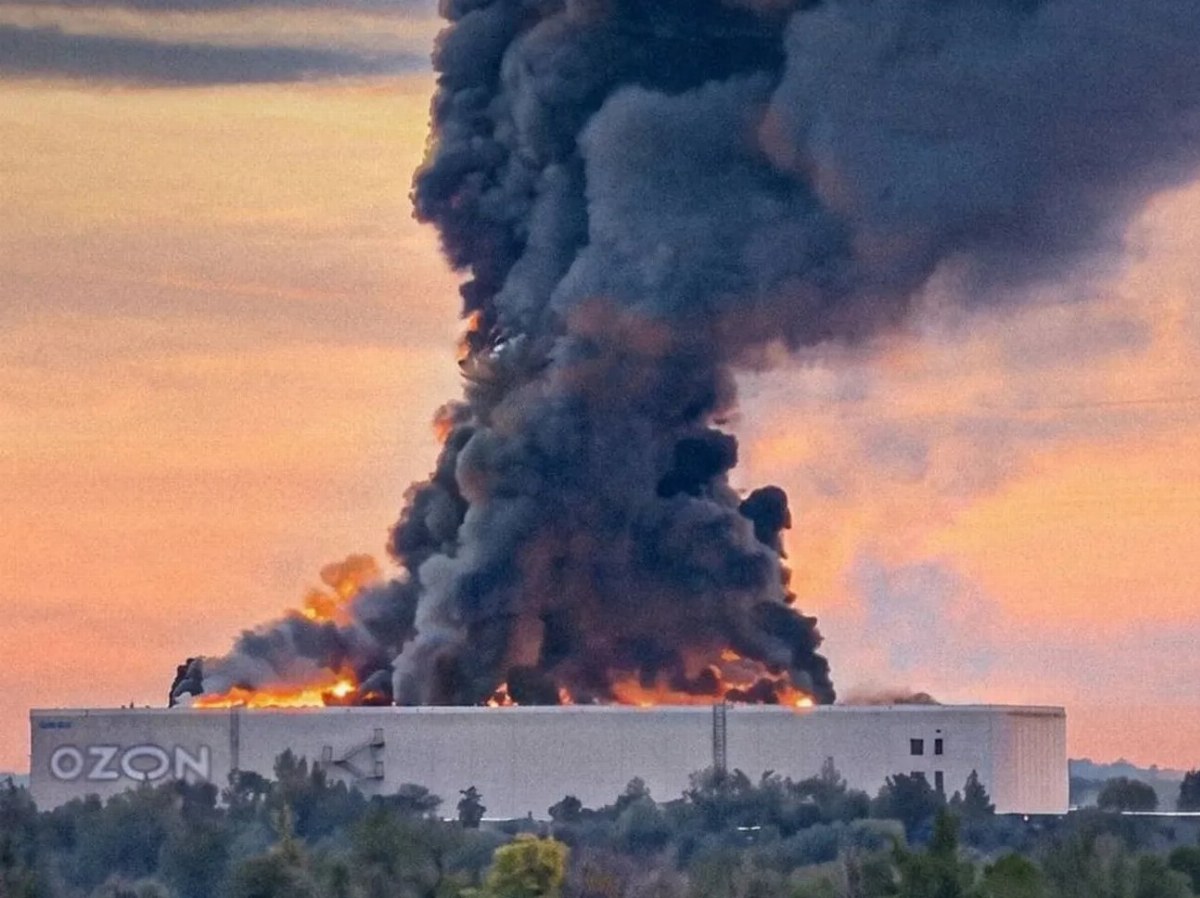Ukrainian Forces Target Ozon Logistics Hub Following Wildberries Attacks — Ukrainian Defense officials confirm an attack