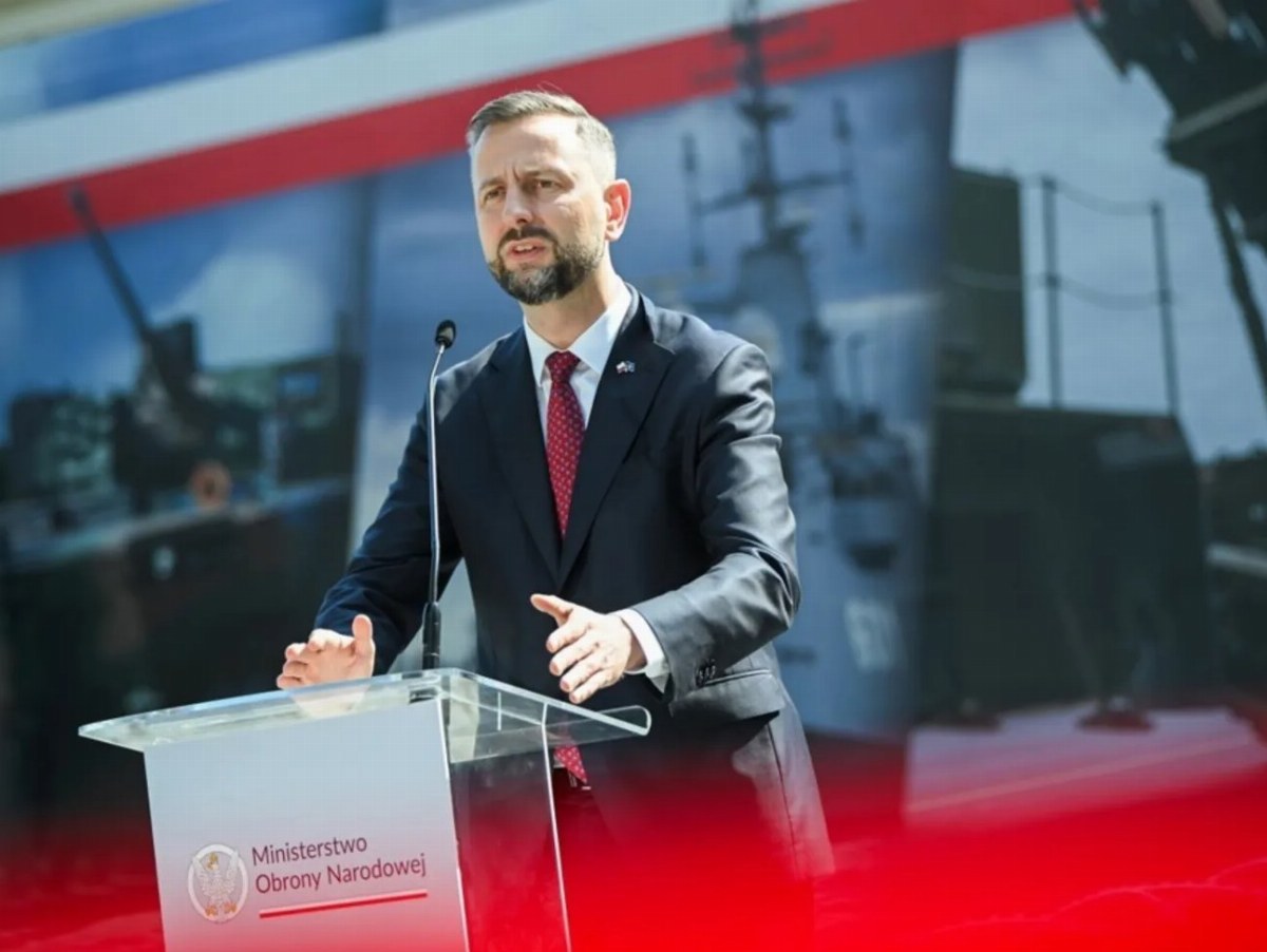 Poland's Defense Minister Highlights Provocative Russian Aircraft Incidents — Defense Minister Kosiniak-Kamysz reports a