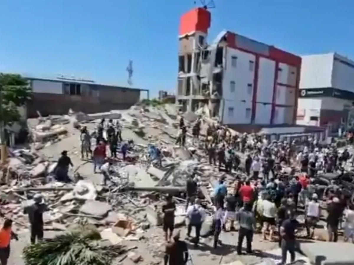 Strong Earthquake Strikes Colombia, Leaving Nearly 30 Dead — A powerful 7.4 magnitude earthquake in Colombia has resulte