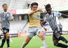 U Cluj Triumphs 2-1 Against UTA Arad in Thrilling Match — U Cluj secured a dramatic 2-1 victory over UTA Arad in a Super