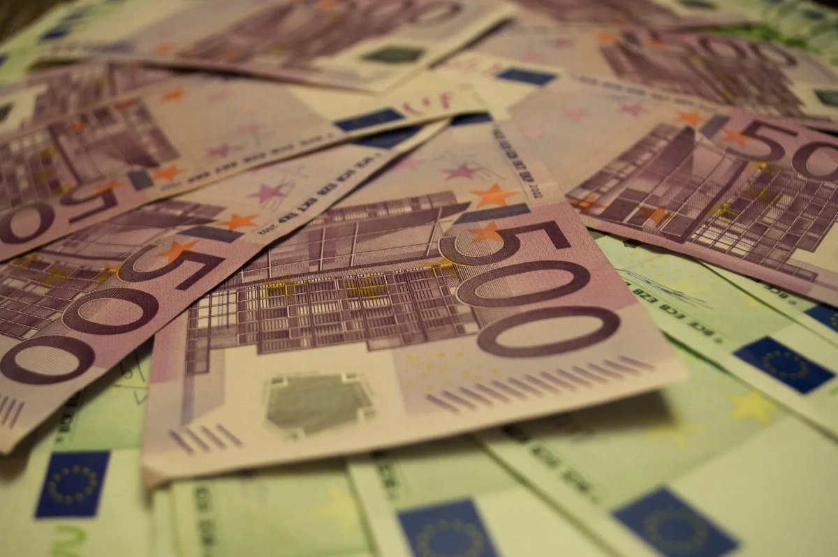 EU Countries Propose Tax on Oil Companies’ Windfall Profits — Six EU nations are pushing for a tax mechanism on oil comp