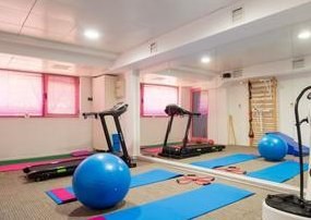 Understanding Post-Exercise Pain and Safe Recovery Strategies — Learn why sudden exertion after a sedentary week can cau