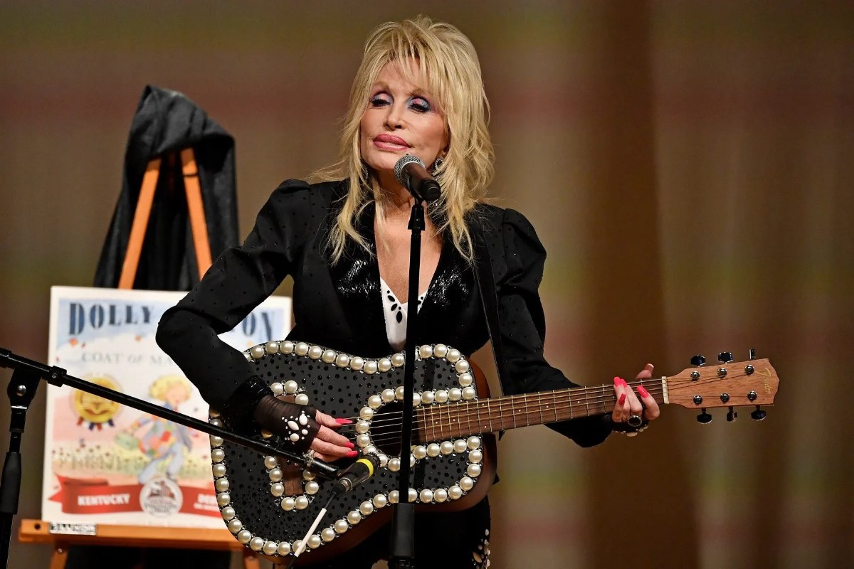 Nashville Airport Proposed to Be Renamed After Dolly Parton — Tennessee Governor Bill Lee proposes renaming Nashville In
