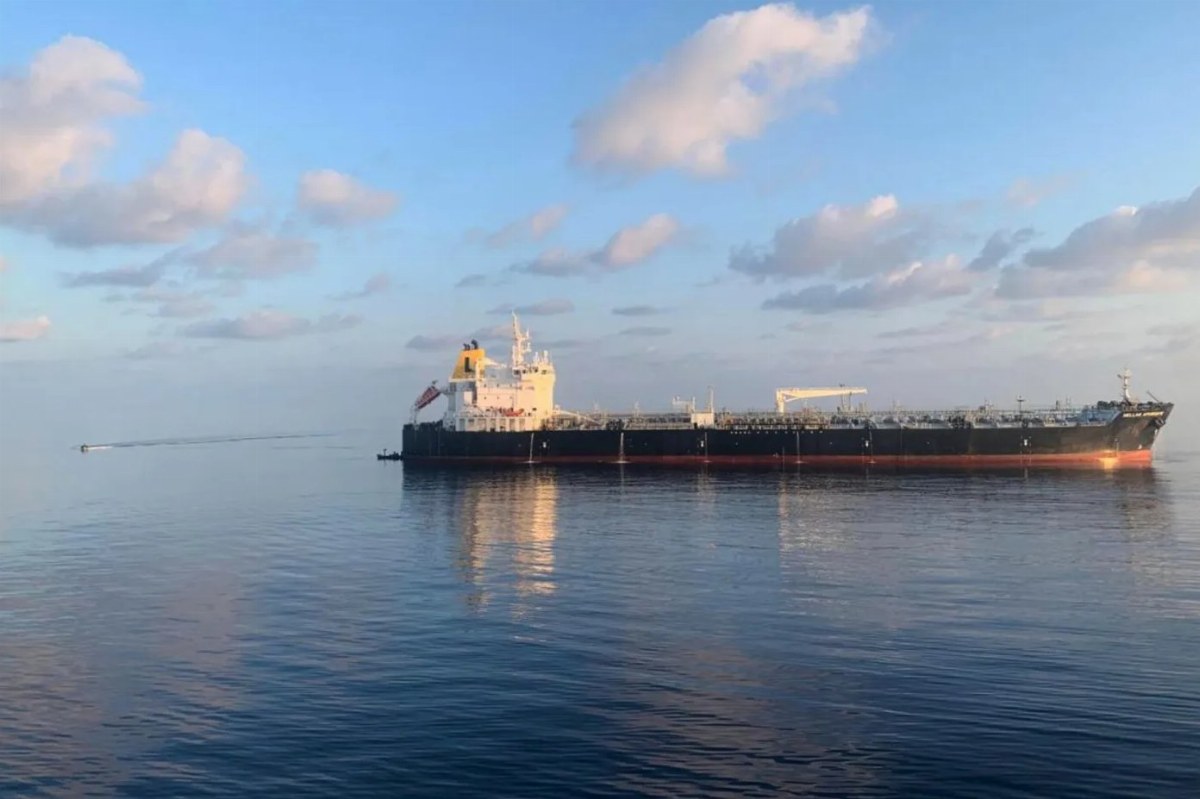 Somali Pirates Hijack Oil Tanker Off Yemen's Coast — Armed pirates seized control of an oil tanker near Yemen on Thursda