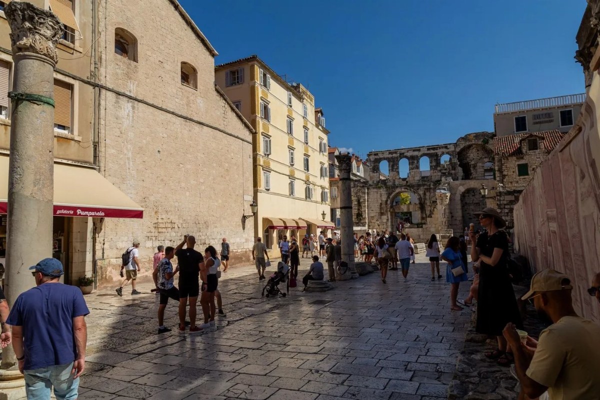 Split Bans Alcohol Sales After 9 PM to Curb Tourist Misbehavior — Split, Croatia restricts alcohol sales after 9 PM to c
