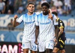 Universitatea Craiova Triumphs Over Petrolul with 4-0 Victory in Superliga — Universitatea Craiova secured a dominant 4-