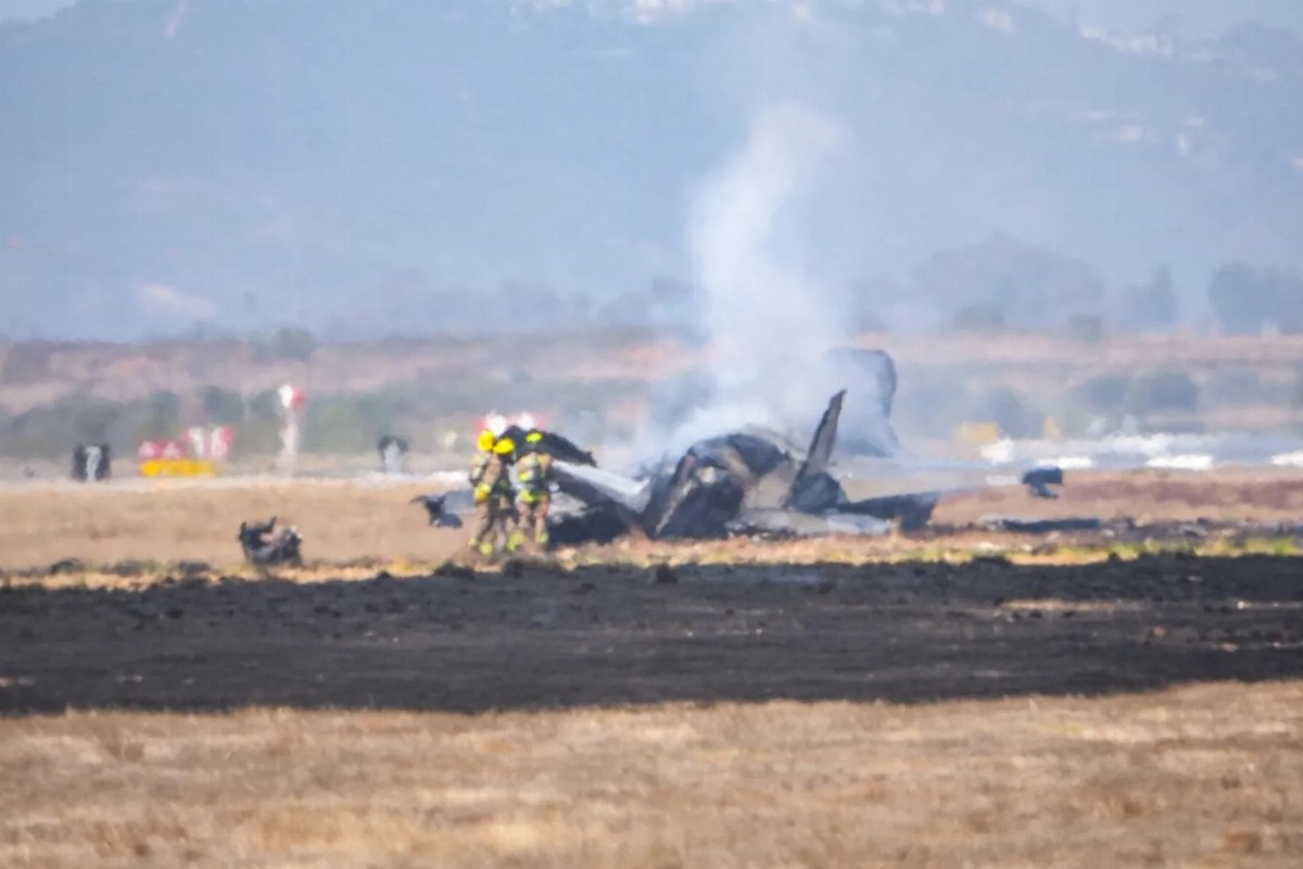 F-35 Fighter Jet Crashes Near San Diego Military Base — A U.S. F-35 stealth fighter jet crashed near a military base in