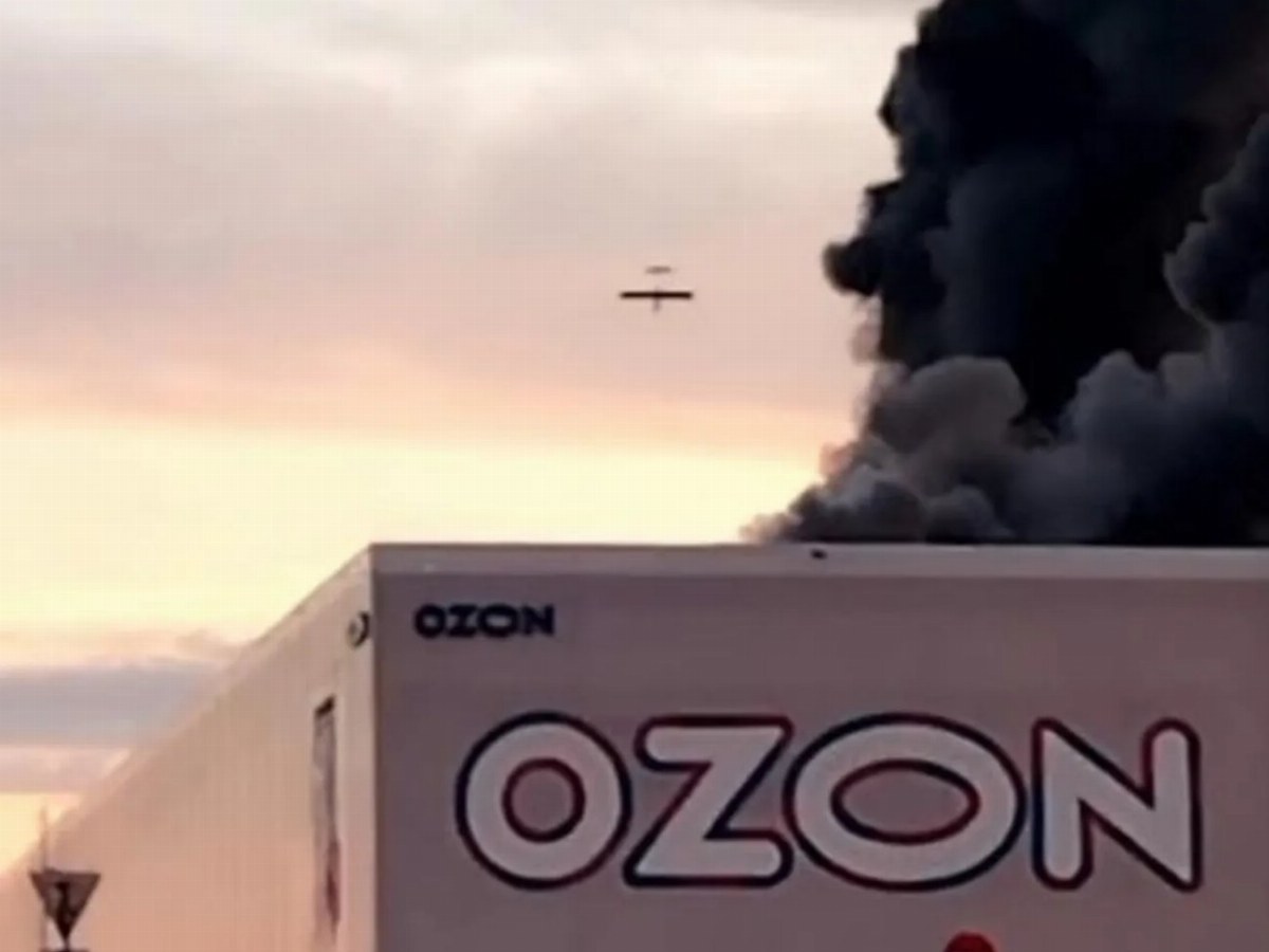 Night Attack on Ozon Warehouse in Russia Reveals Military Strategy — A major fire erupted at Ozon while strikes were con