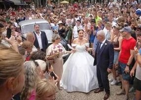 Fans Confuse Wedding of Couple for Cristiano Ronaldo's Ceremony — Over 2,000 fans mistakenly believed they were attendin