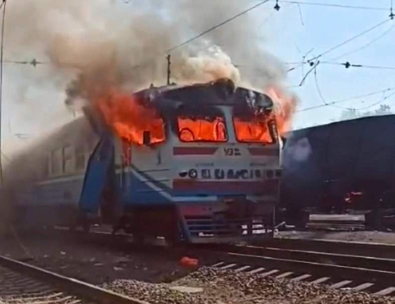 Russian Drone Strikes Train Near Lozova, One Fatality and Six Injured — A Russian drone attack on a Lozova-Kharkiv train