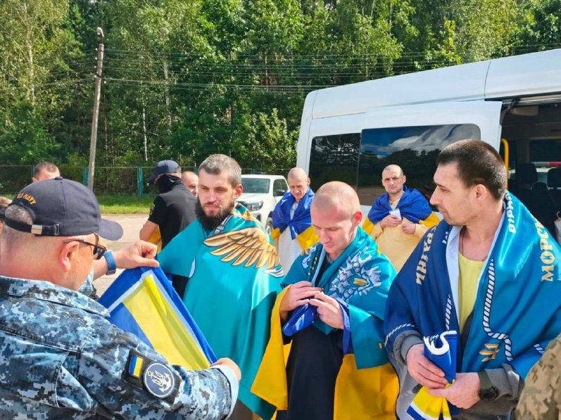 Ten Ukrainian Soldiers Returned Home Through Belarus — Ten Ukrainian soldiers, previously reported missing, have been re