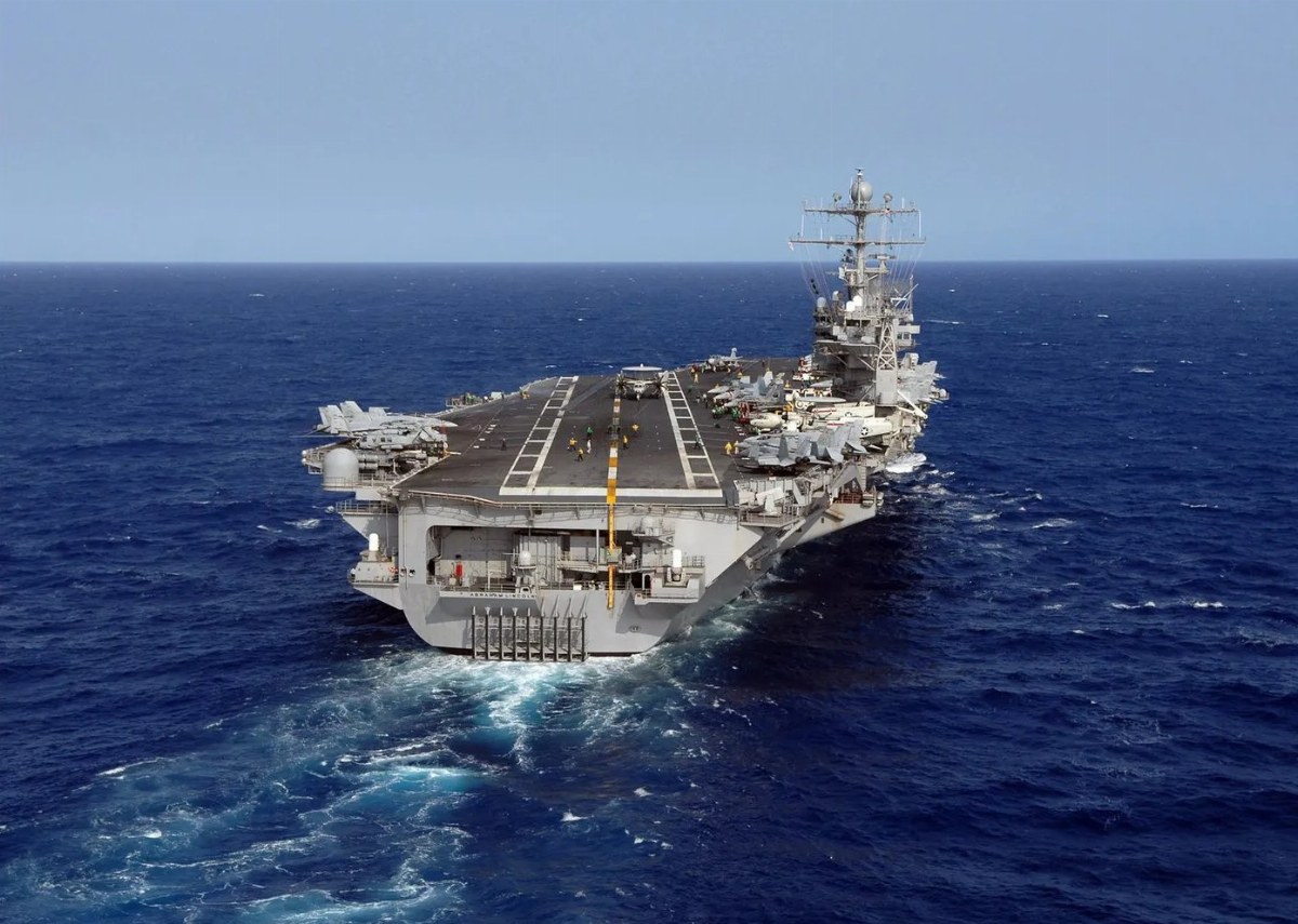 Concerns Rise Over Conditions Aboard USS Abraham Lincoln as Veteran Shares Experience — Amid allegations of poor conditi