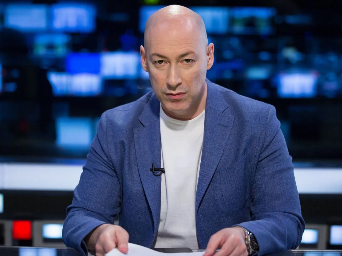 Gordon and Uzlova Discuss Latest Developments in Russia — During a livestream, Gordon and Uzlova covered bomb shelter ch