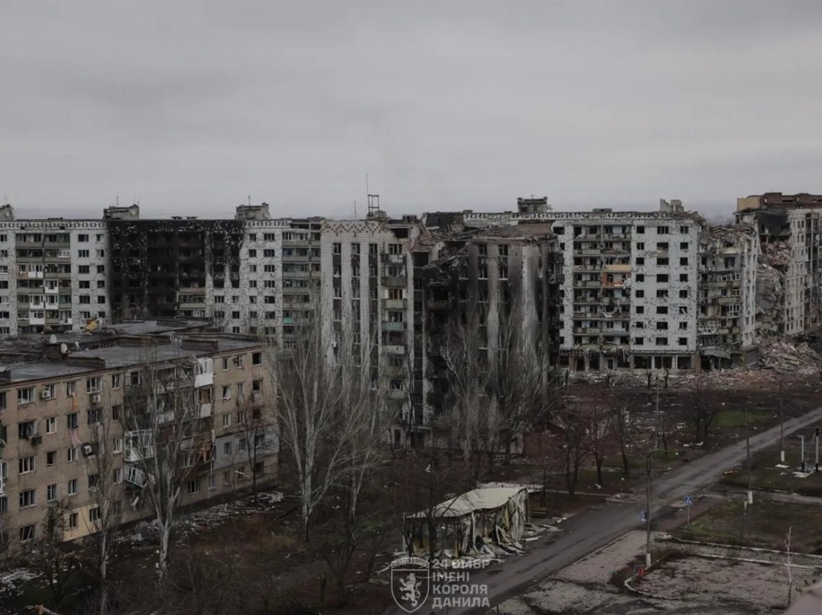 Ukraine Faces Potential Loss of Kostyantynivka as Russian Forces Advance — Ukrainian officials warn that Kostyantynivka