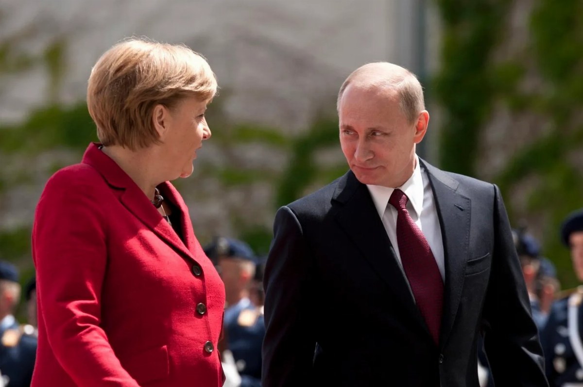 Angela Merkel Praises Zelensky's Courage in Bucharest Speech — In Bucharest, Angela Merkel hailed President Zelensky's b