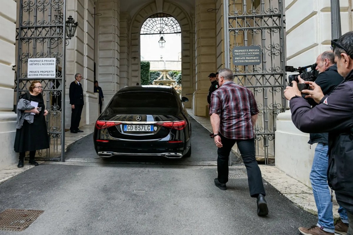 Peter Thiel's Move to Argentina Sparks Protests and Speculation — Protests erupt outside Peter Thiel's mansion in Buenos