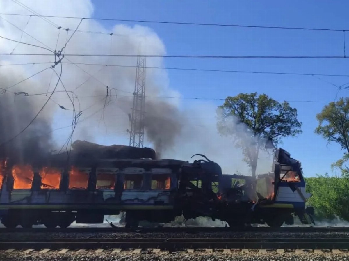 Russia Damages Over 500 Ukrainian Railway Infrastructure Objects — Russian forces are targeting locomotives and trains,
