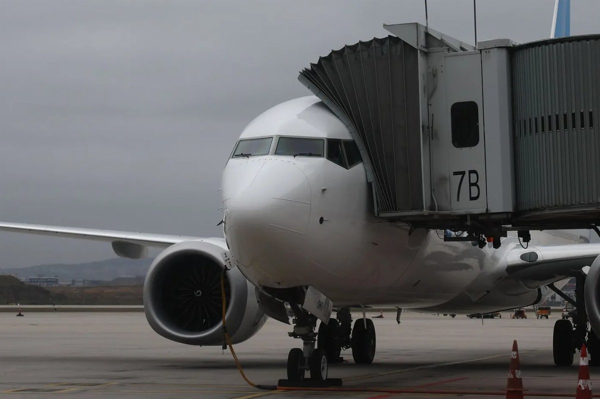 Iranian Passenger Plane Detained in Istanbul Over €3 Million Debt — An Iranian commercial airplane was detained in Istan