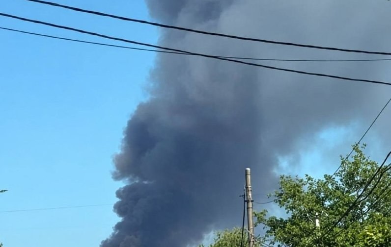 Russia Launches New Attacks on Warehouses in Kyiv — New strikes in Kyiv's Holosiivskyi and Shevchenkivskyi districts hav