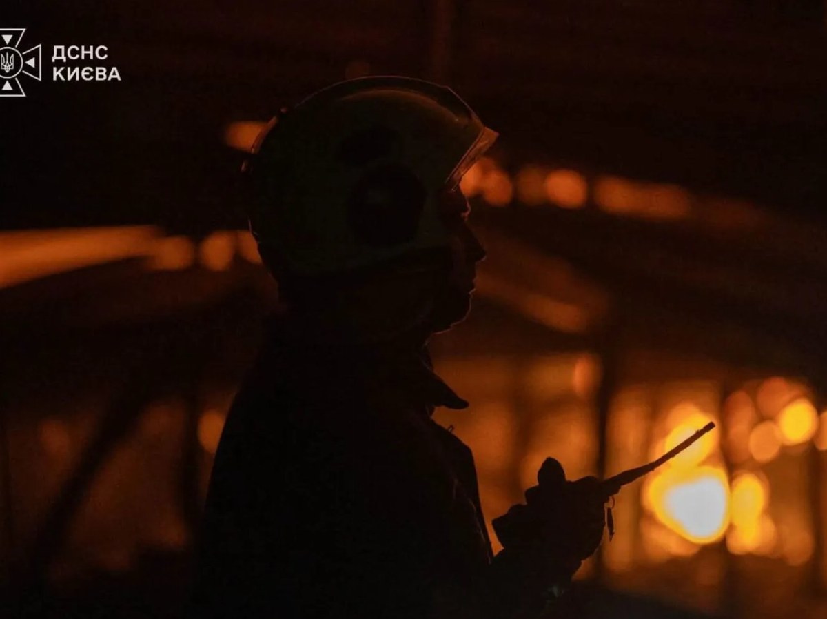 Kyiv Under Heavy Attack from Russia: Six Injured, Residents Trapped — As of 5:34 AM, six people are reported injured in