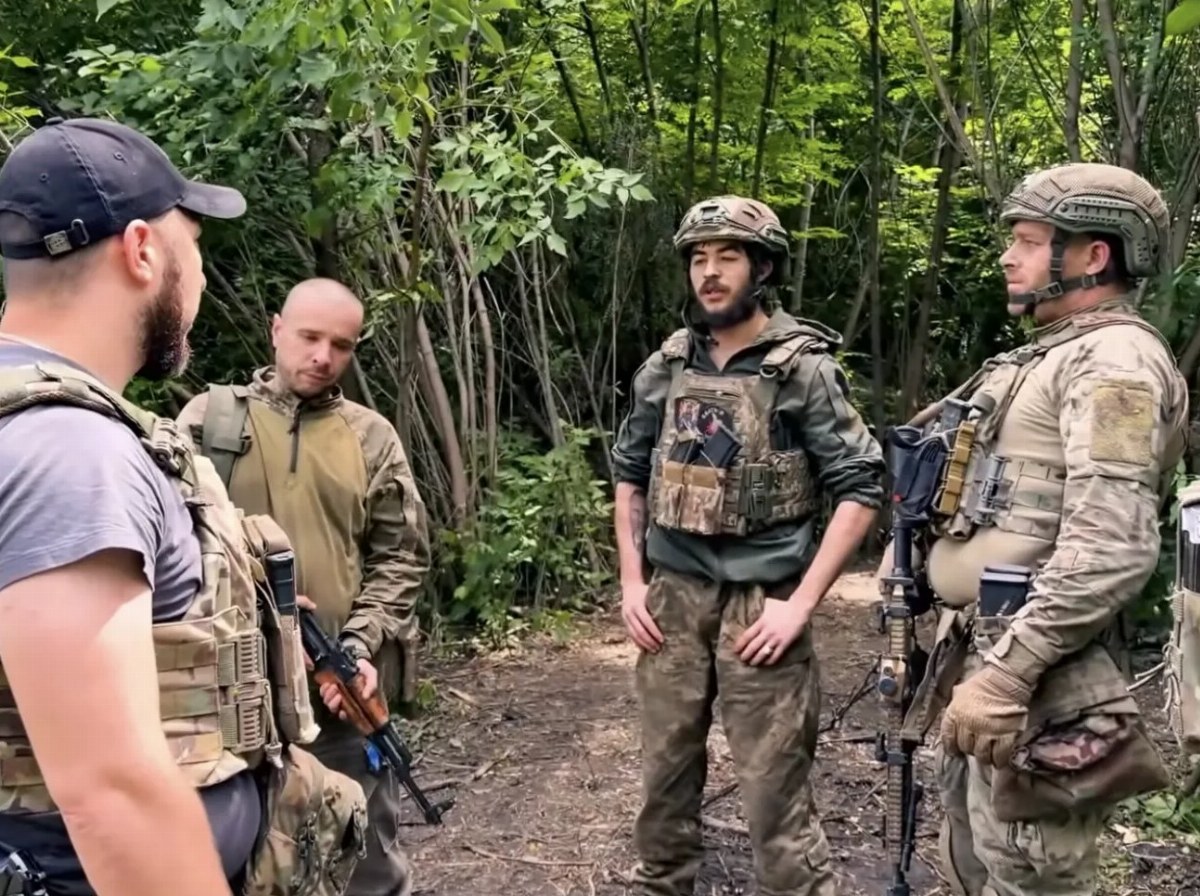 Ukrainian Troops Successfully Evacuate 21 Soldiers from Encirclement — Ukrainian forces conducted a successful operation