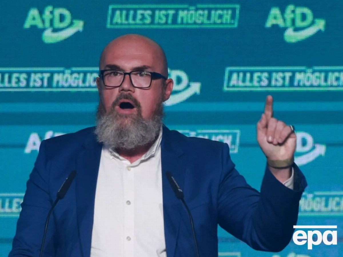 German Politician Auctions Cup Inscribed with 'Army of Russia' — A German politician is auctioning a controversial cup l